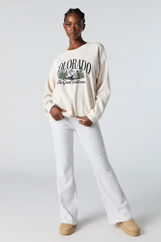 0706-39071701-oversized-destination-chenille-embroidered-fleece-sweatshirt