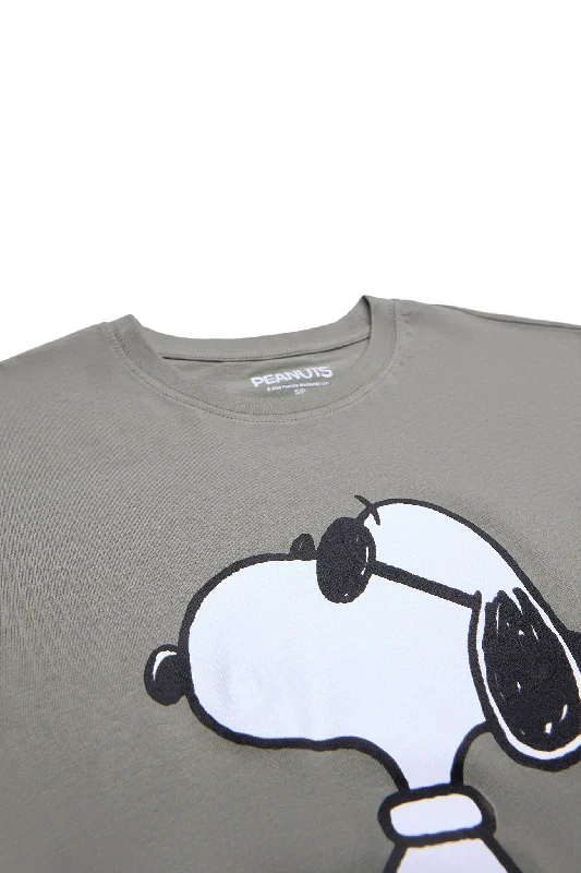 6788-34642453-peanuts-snoopy-sunglasses-graphic-relaxed-tee