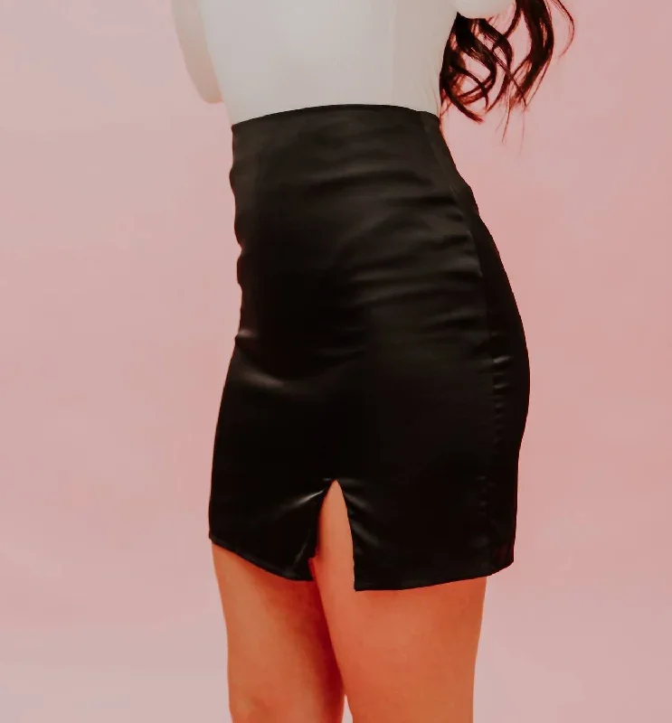 everyday-skirt-in-black