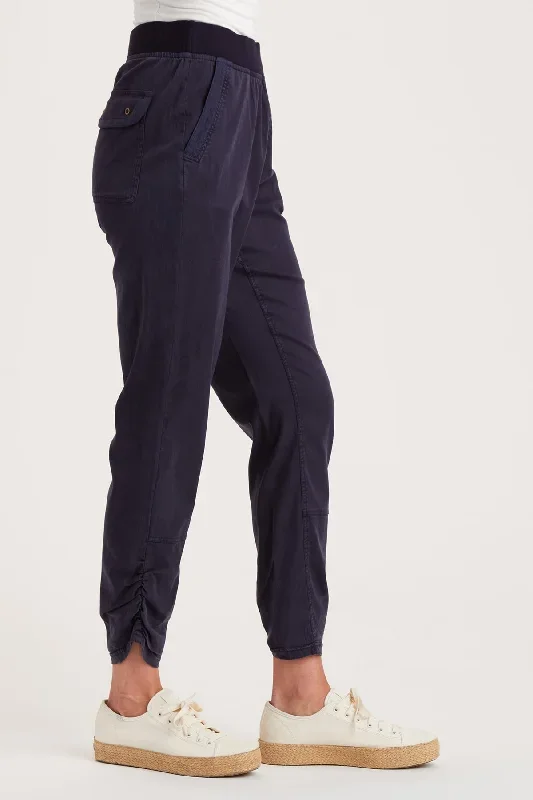 leanne-pant-navy