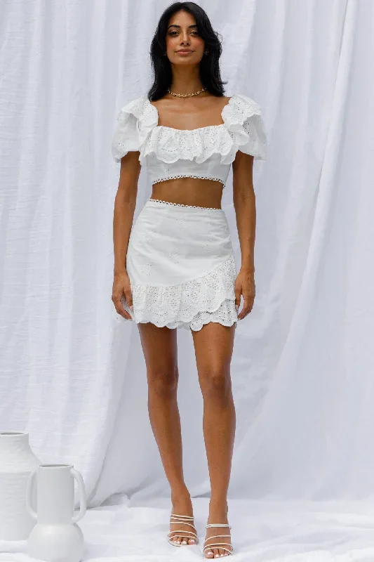 new-moon-ruffle-trim-puff-sleeve-eyelet-crop-top-white