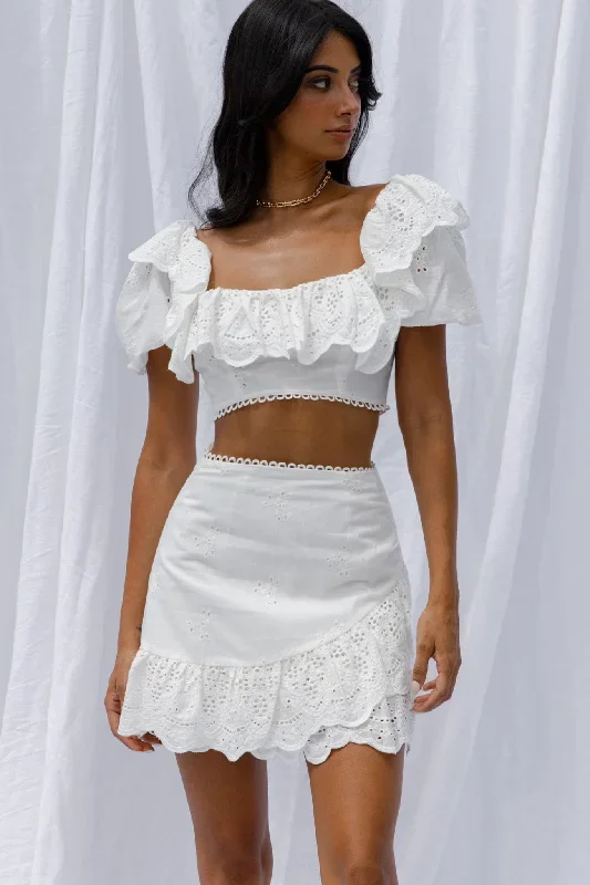 new-moon-ruffle-trim-puff-sleeve-eyelet-crop-top-white