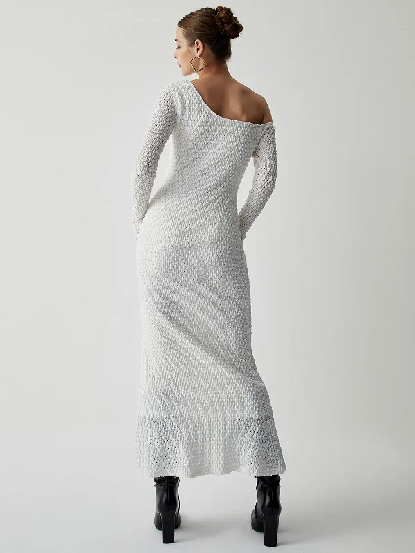 off-shoulder-bubble-knit-long-sleeve-long-dress