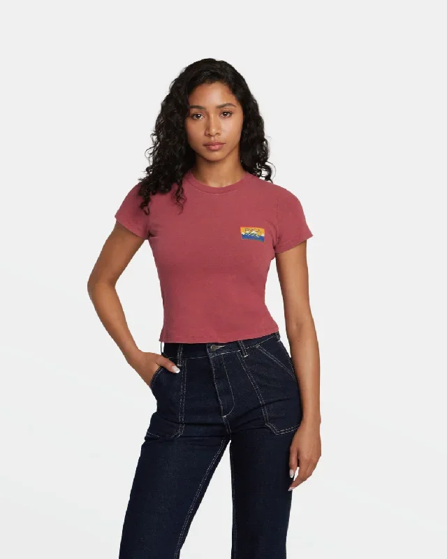 Outdoorsy T-Shirt - Wine