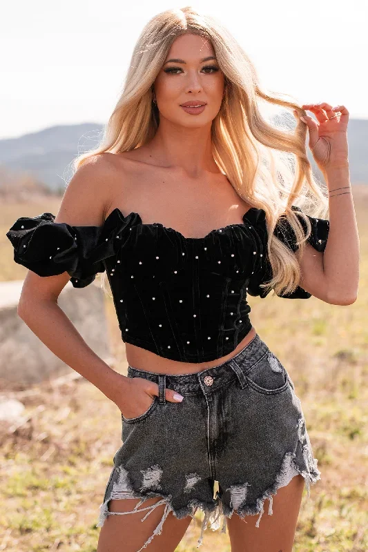 runway-revelry-puff-sleeve-velvet-pearl-crop-top-black