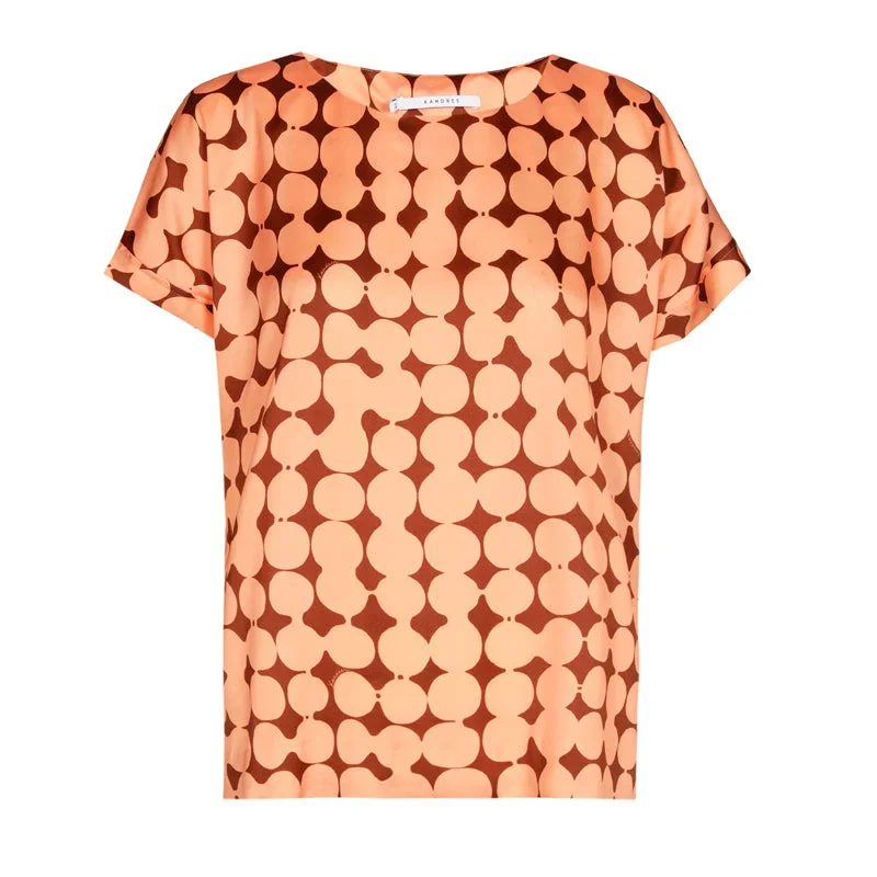 satijnen-blouse-met-peach-en-dark-sienna-print-xandres-grote-maten-kleding-grote-maten-dames-winkel-online