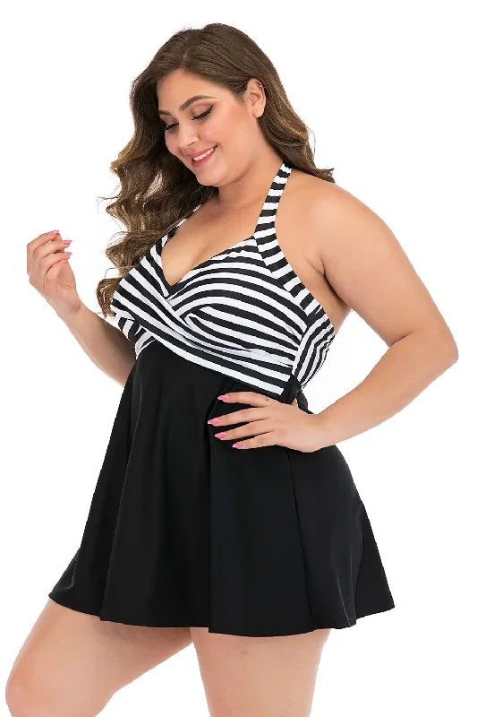 taille-plus-maillot-de-bain-raye-noir-et-blanc